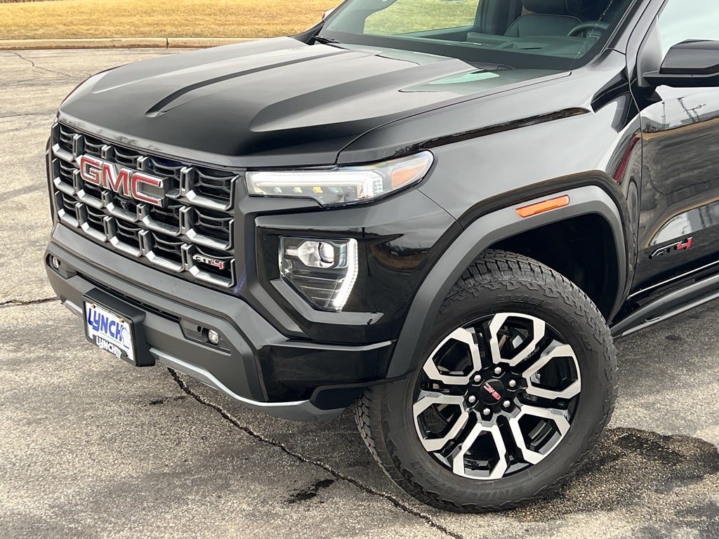 2025 GMC Canyon 4WD AT4