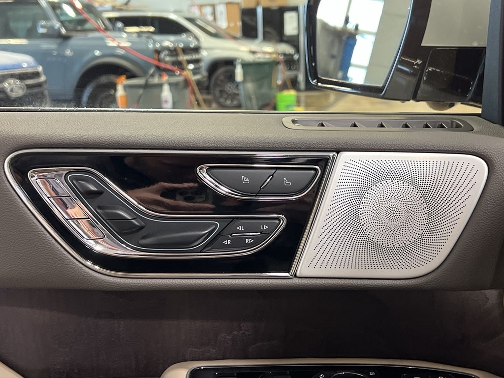 2023 Lincoln Navigator L Reserve