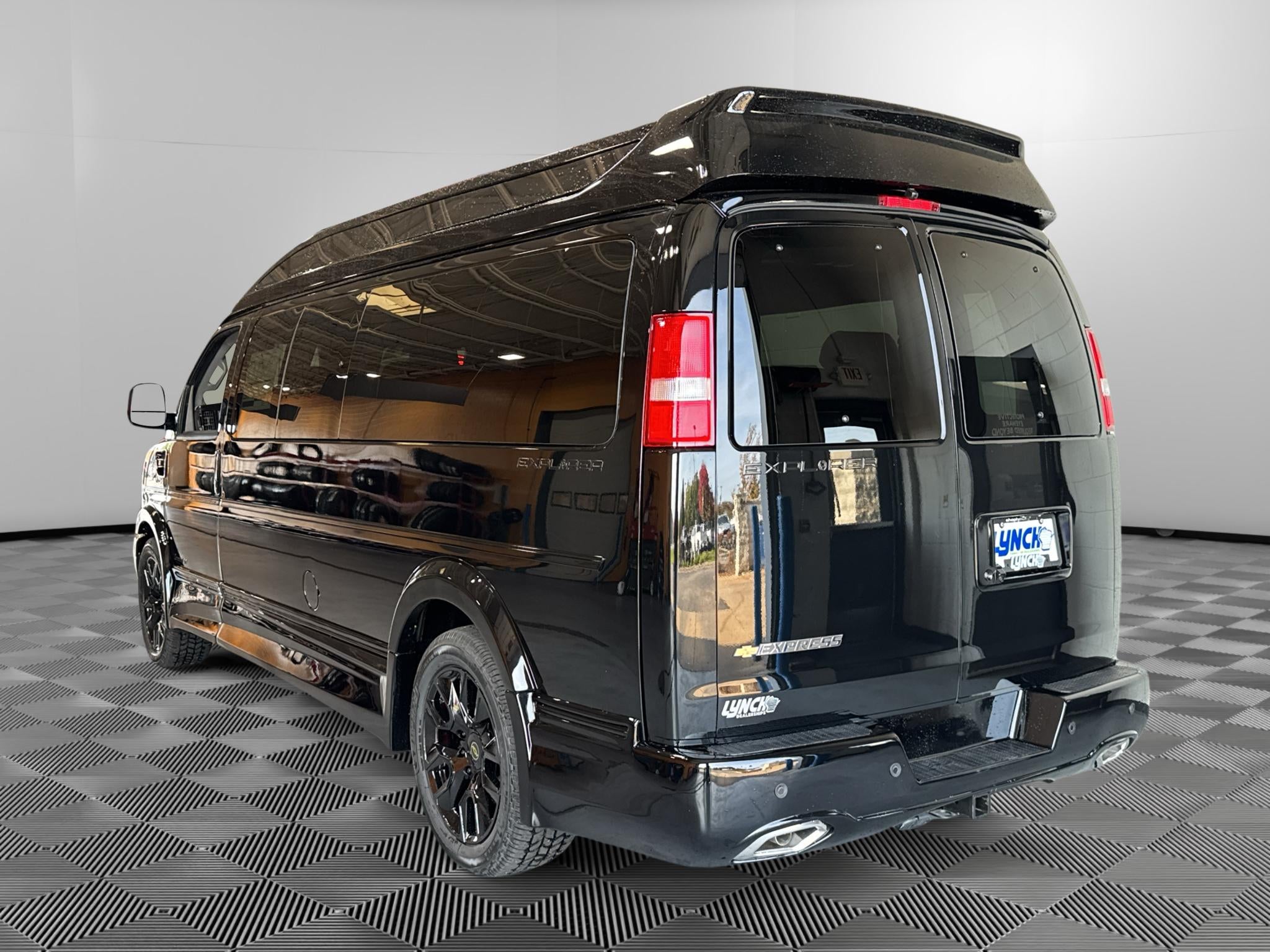2026 Chevrolet Express Cargo WT