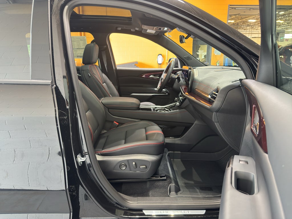 2027 Chevrolet Traverse RS