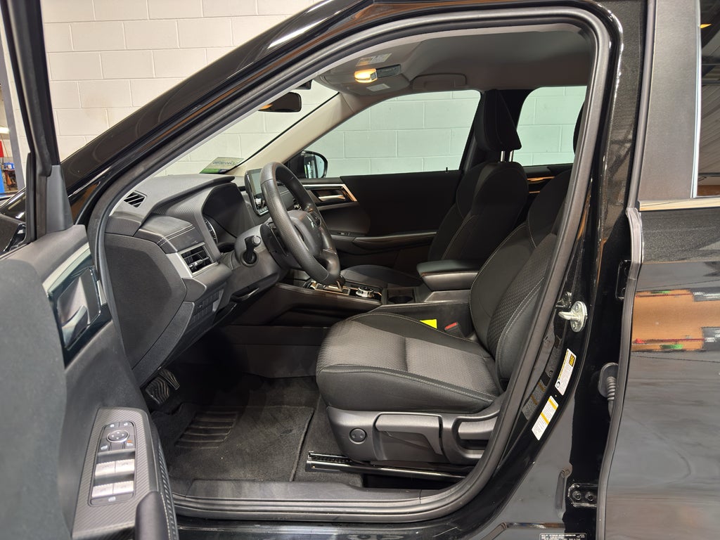 2022 Mitsubishi Outlander ES