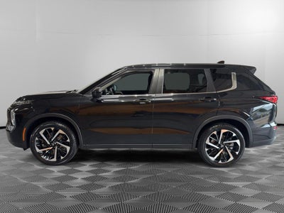 2022 Mitsubishi Outlander ES